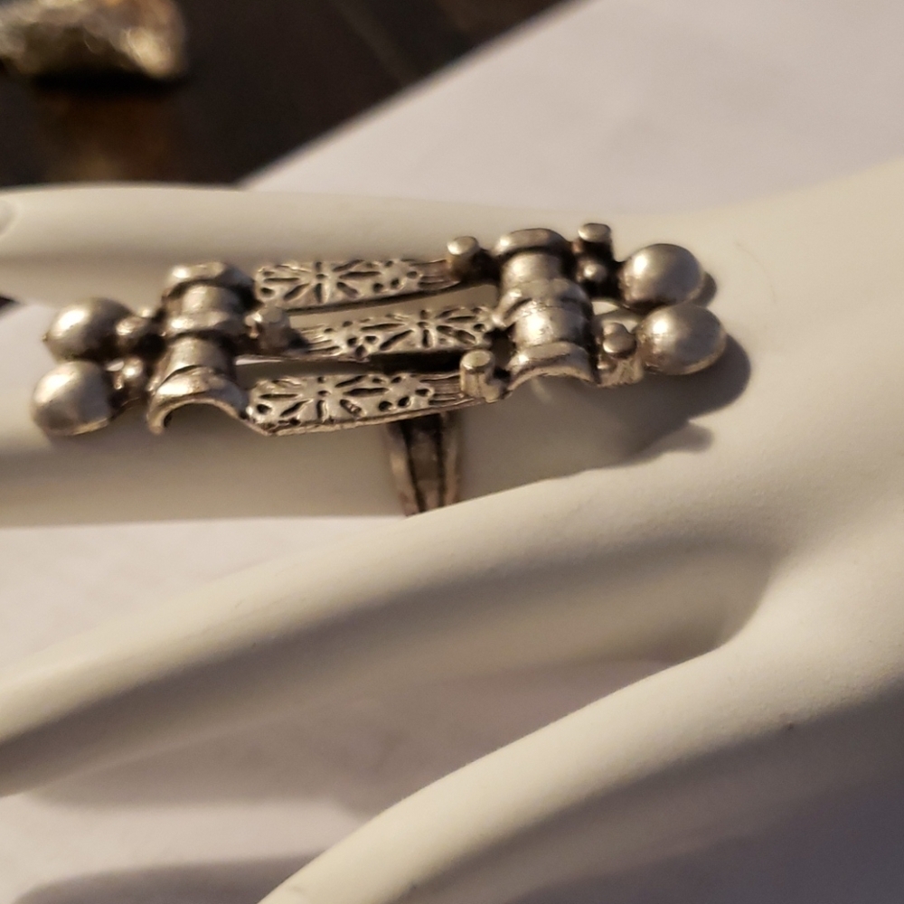 Silver Tone Adjustable Ring - Picture 2 of 4
